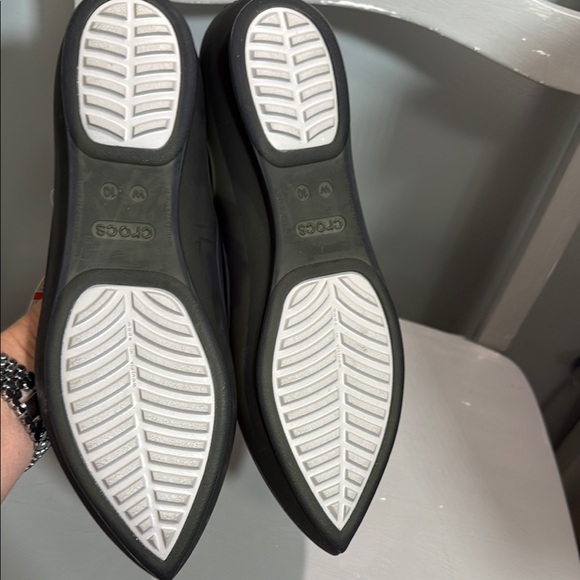 CROCS Black Pointed toe flats. NWT - Picture 9 of 10